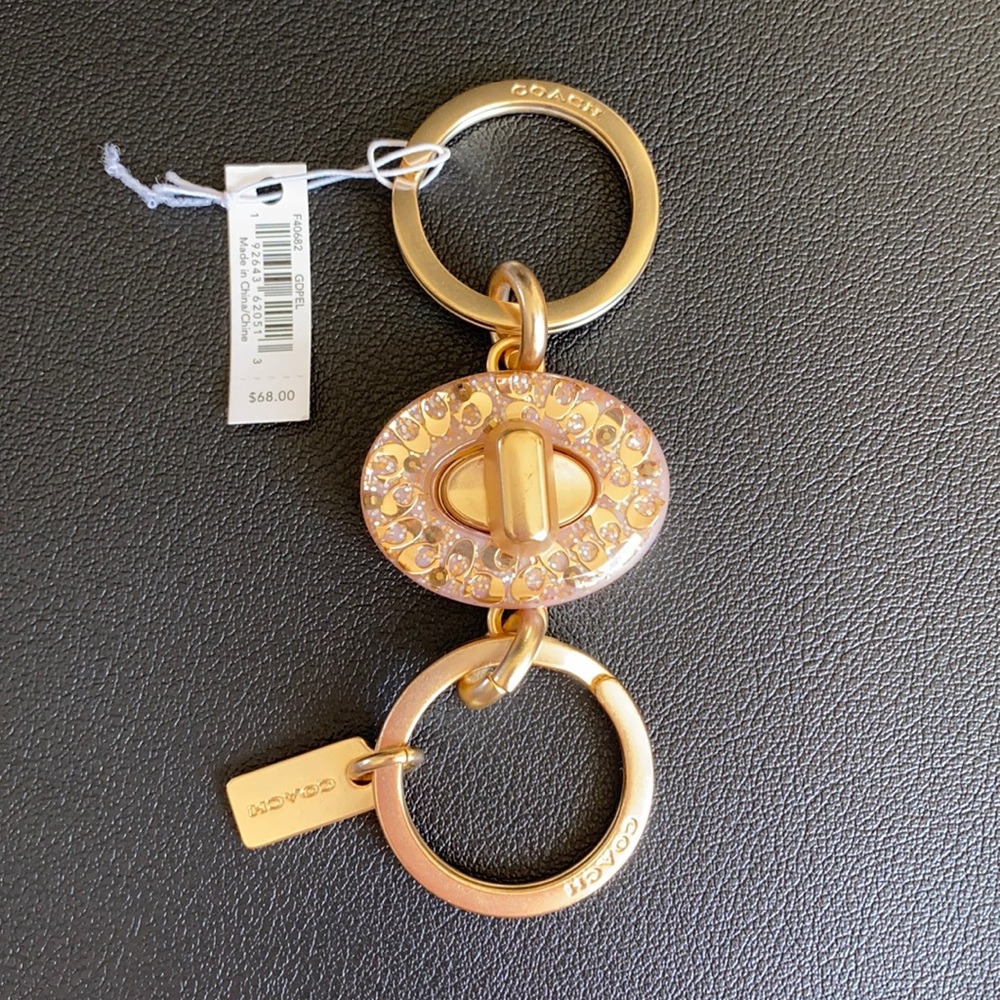Coach F40682 Signature Turnlock Valet Keyring